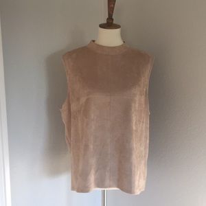 Sleeveless suede like top. Super cute!